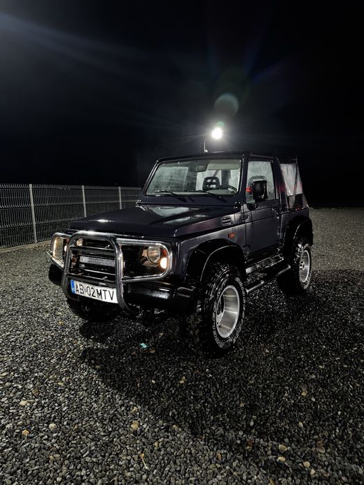 Vând Suzuki Samurai