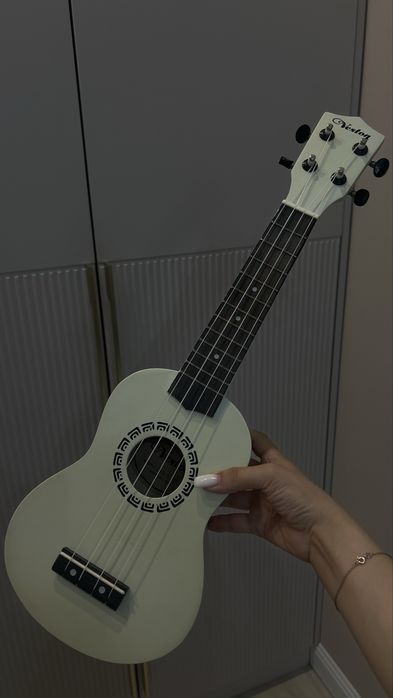 Укулеле Veston белый