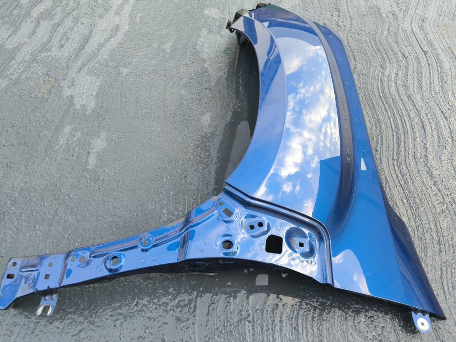 Aripa față stânga Dacia Duster 2 Capitonaj capotă