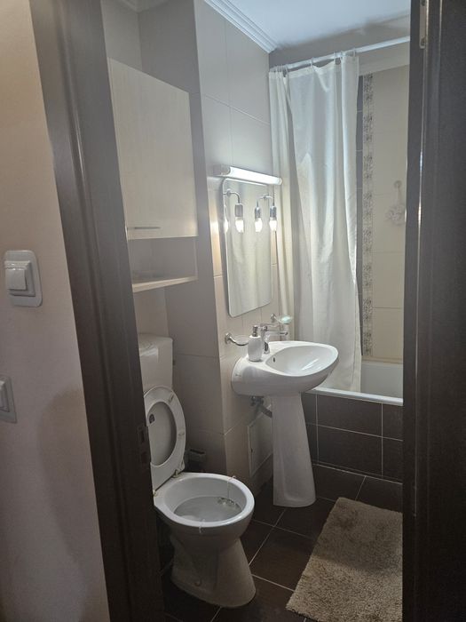 Apartament 3 camere de inchiriat