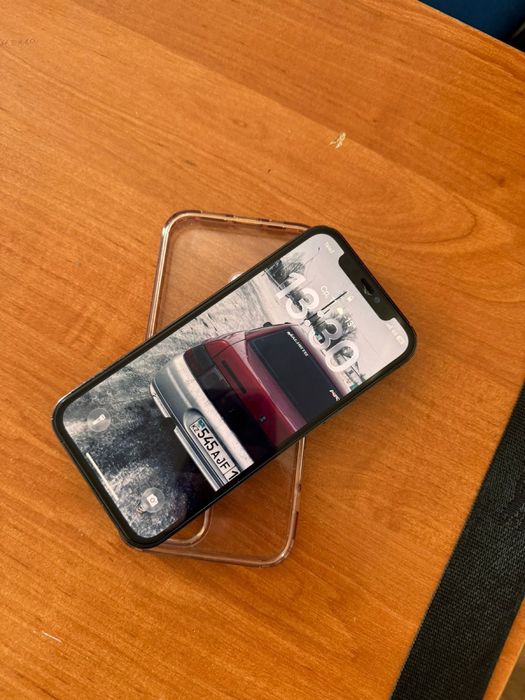 Айфон 12 про в хорошем состаянии