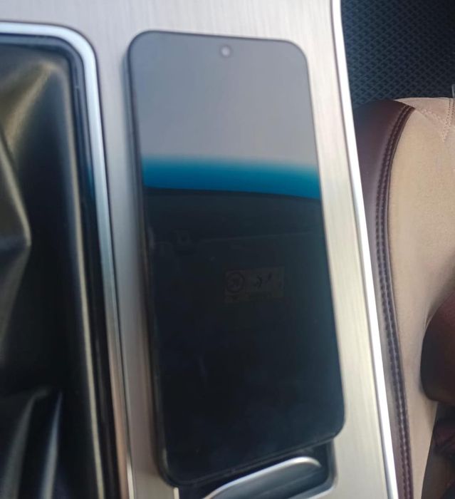 Продается почти новый vivo x 200 fe(12/512)