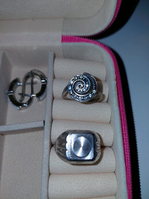 Продам кольца серебрянные
