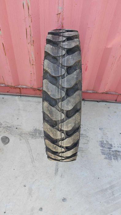 Шины Tiron 9.00-20, 10.00-20, 12-16.5 для экскаваторов