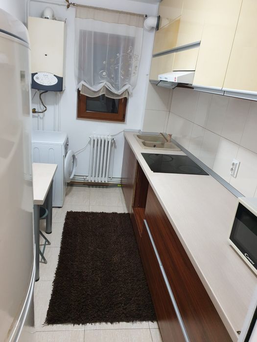 Proprietar, închiriez ap 2 cam Casa Sindicatelor/ Podu Ros