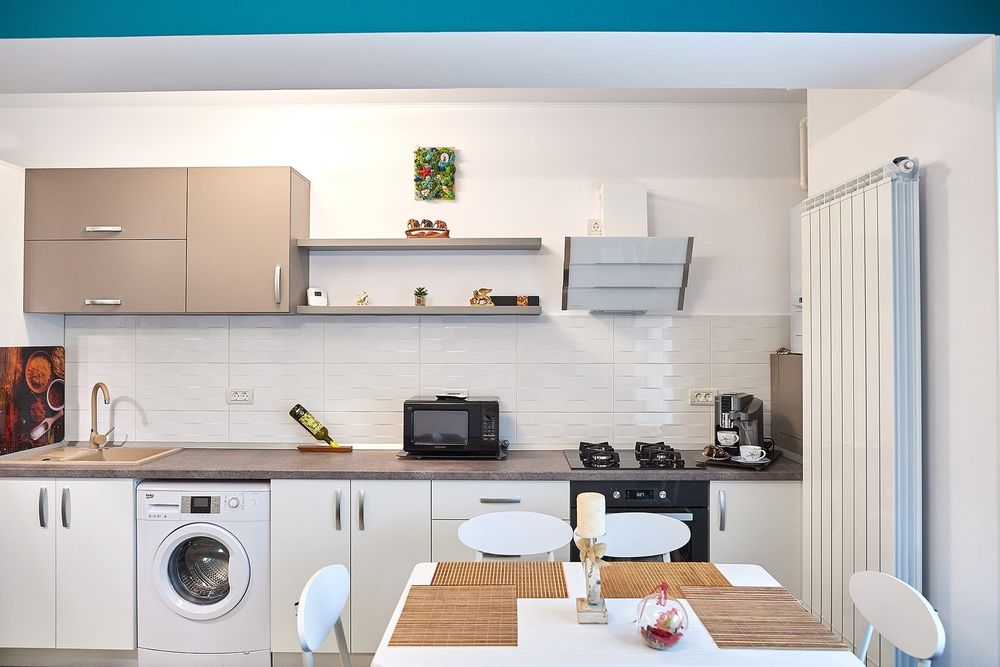 Direct proprietar închiriez apartament 2 camere – centru  Mamaia, zona Butoaie