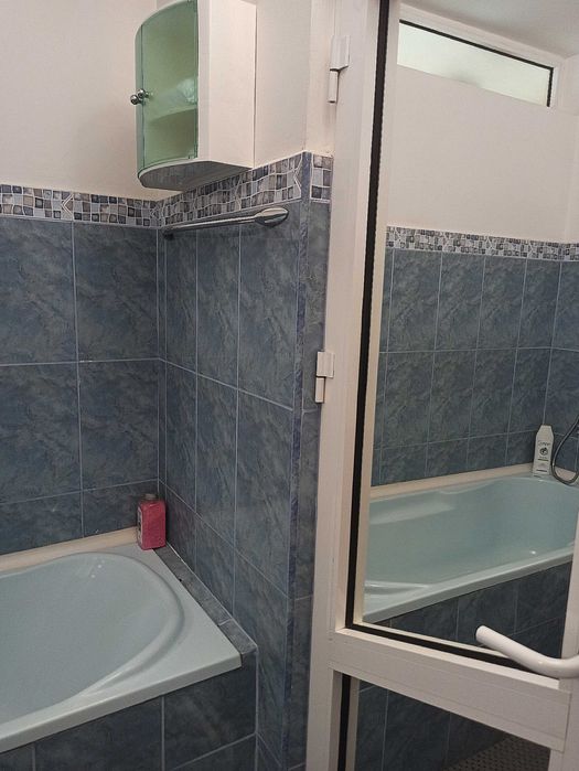 Garsonieră spațioasă și bine compartimentată
