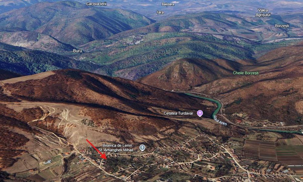 Vând teren intravilan cu utilități 1500mp