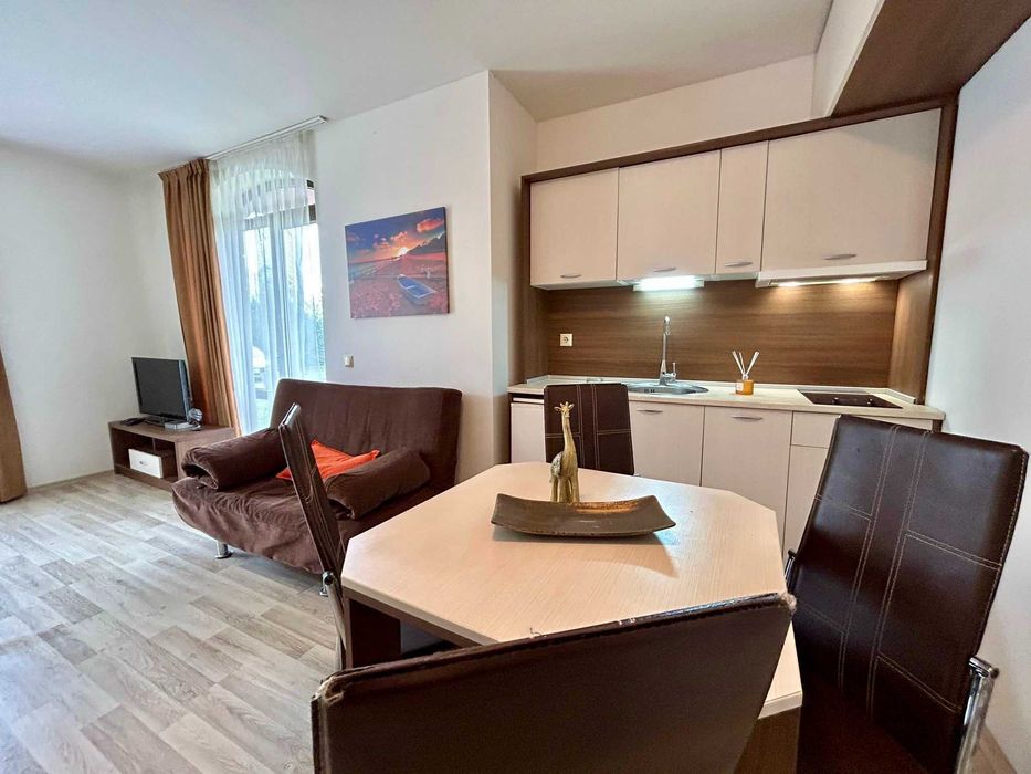 Продава се Двустаен апартамент в к.к. Слънчев бряг - 55 кв.м за 1417 €/кв.м - Снимка #3