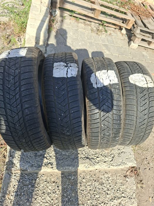 Продам шины 215/50/18 пирелли