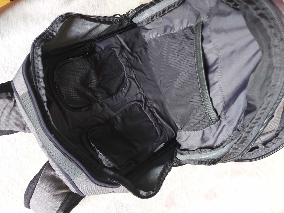 Dakine Network 32L раница за обща употреба и лаптоп, нова.