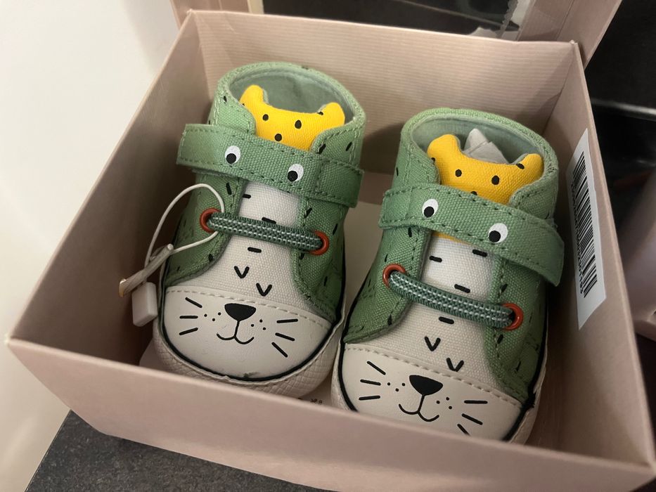 Бебешки обувки, номер 16, 2-5 месеца