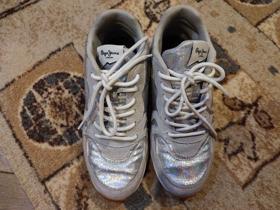 Маратонки, сандали -36 номер