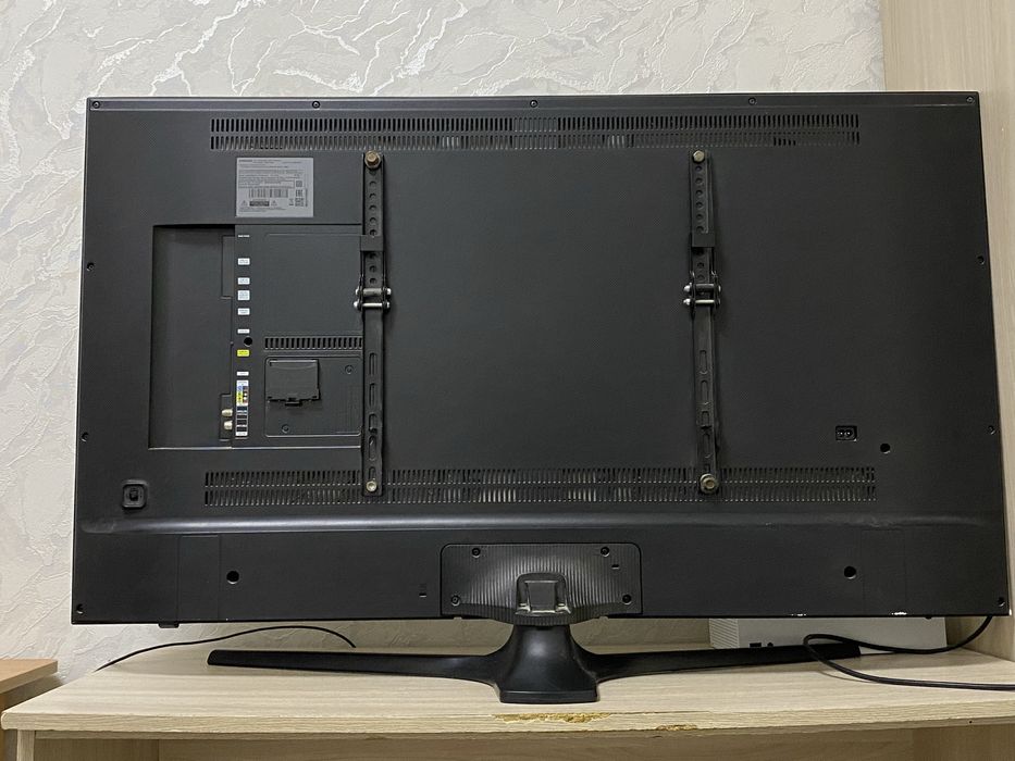 Samsung телевизор UE5KU6000