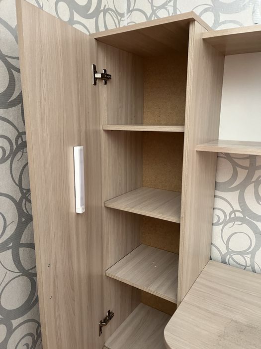 Продаю Школьник стол для учебы