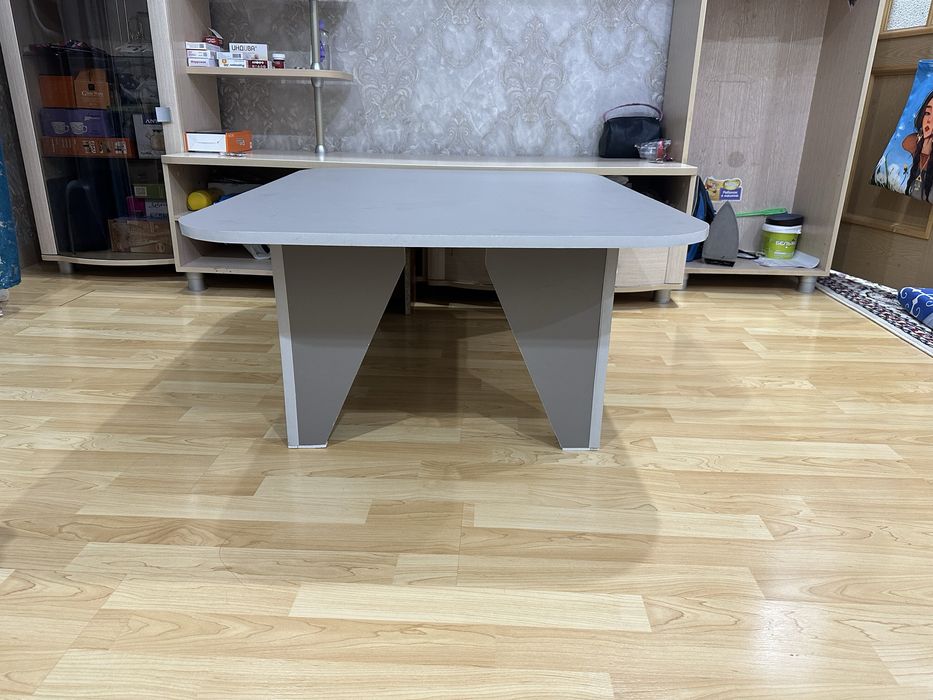 Маленький стол для детей