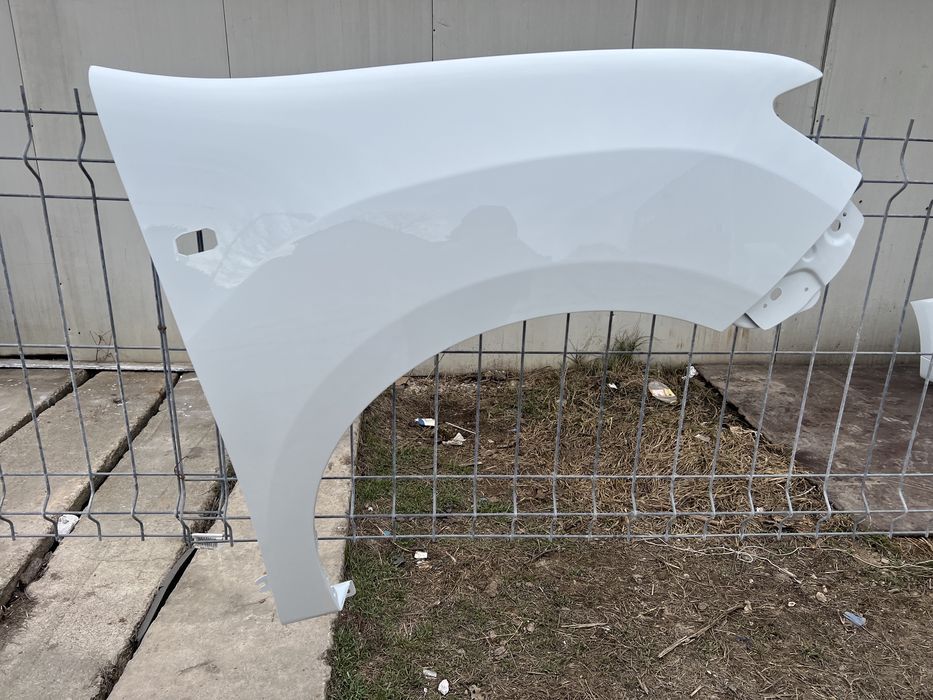 Aripa dreapta logan 2014-2020