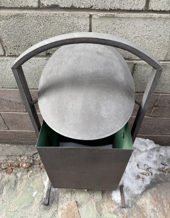 Продам уличные урны.