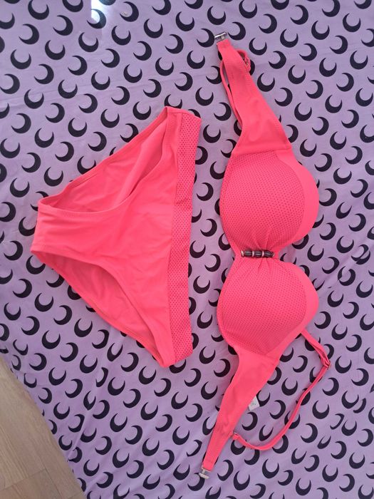 Женски бански костюм