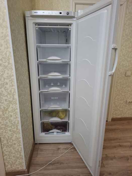 Продам морозильник, марки Атлант.