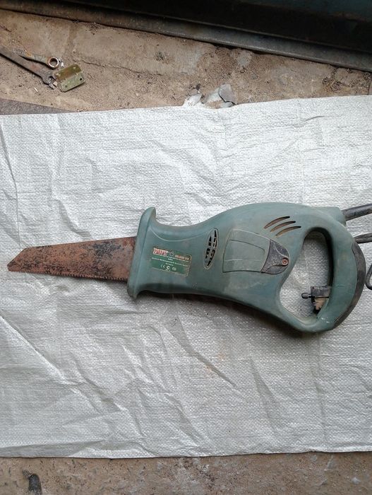 Продам электропилу в хорошем состоянии