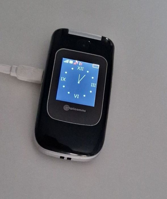 Super telefon cu clapeta perfect pentru Seniori