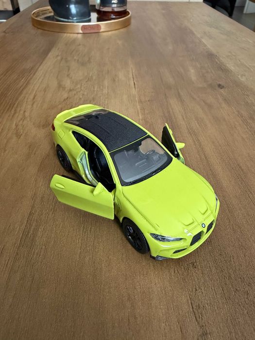 Macheta BMW M4 G82 Yellow Scara 1/36 Welly