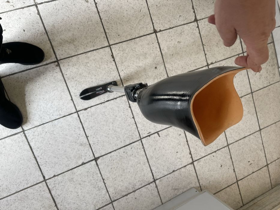 Протез ноги карбоновый