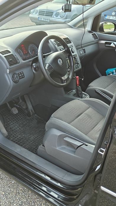 Vanzare auto VW Touran
