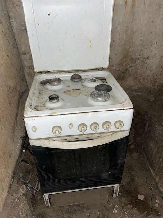 Продам газовую плиту