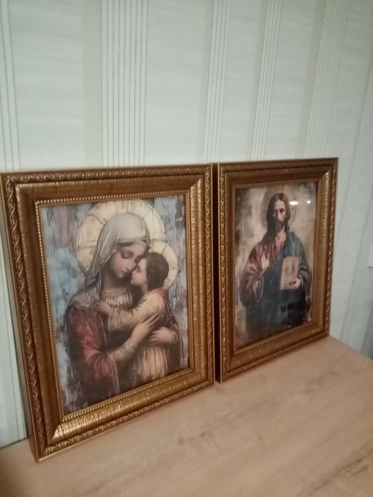 Продам две  иконы!