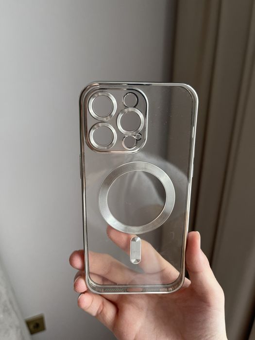 Чехлы на айфоны новые