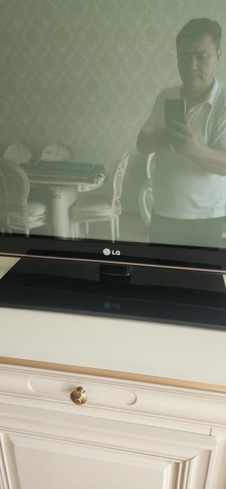 Срочно продам  телевизор LG