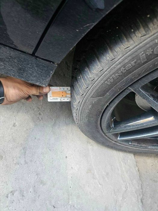 Оригинални 19" AMG джанти с почти нови зимни гуми Hankook 245/45/19 за Mercedes
