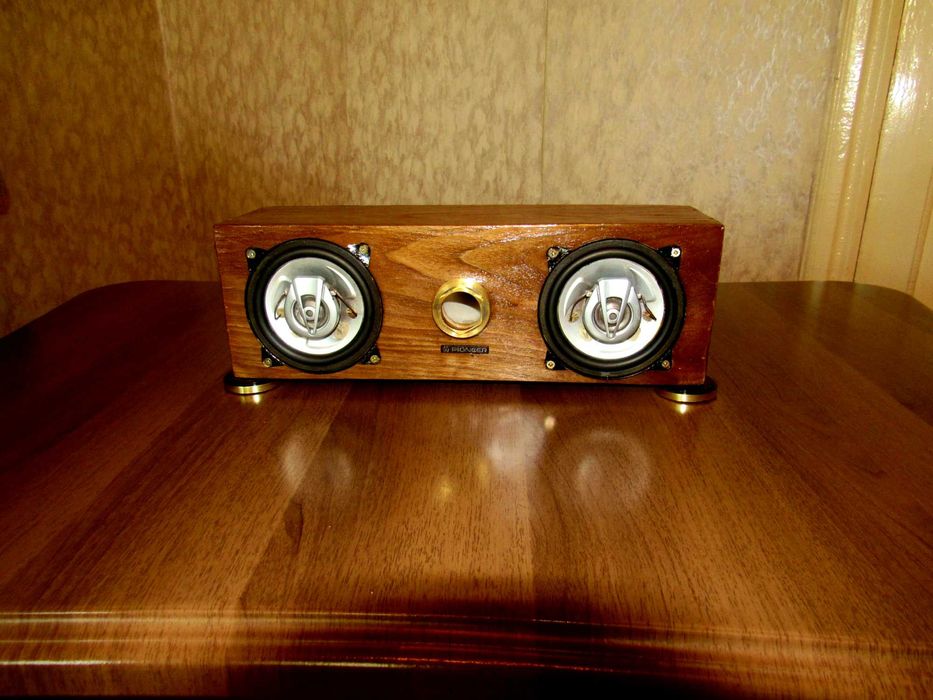 Стерео колонка, подставки для микрофонов