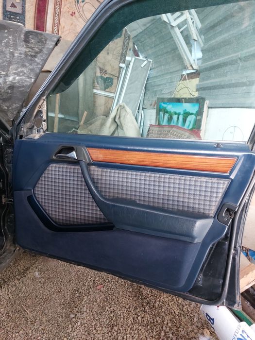 Продам запчасти Мерс124!