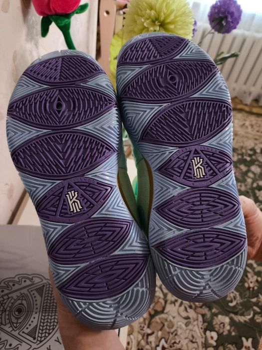 Продам кроссовки димесизонные р-р 43