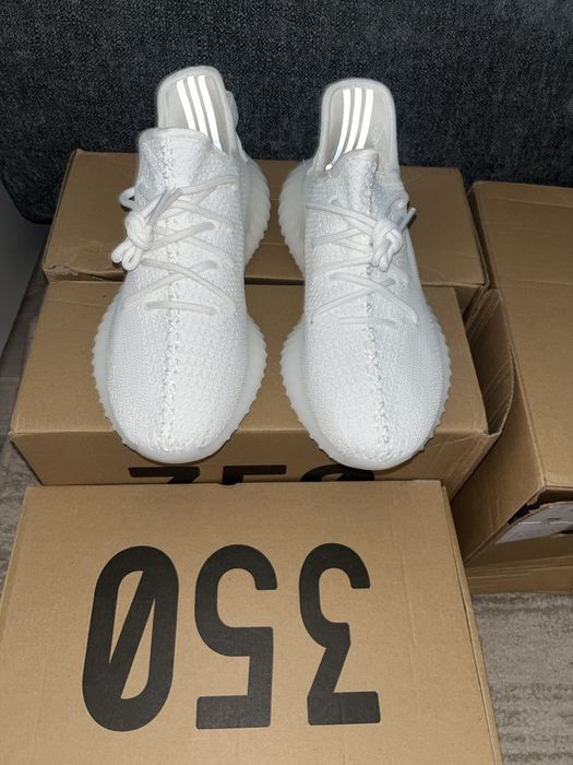 yeezy 350 unisex