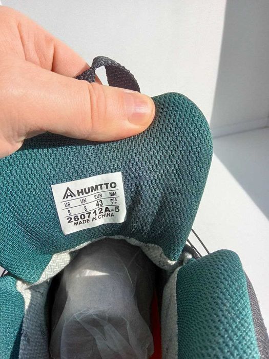 Продам новые трековые ботинки Humtto