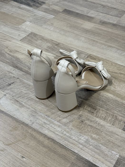 Дамски токчета с панделка