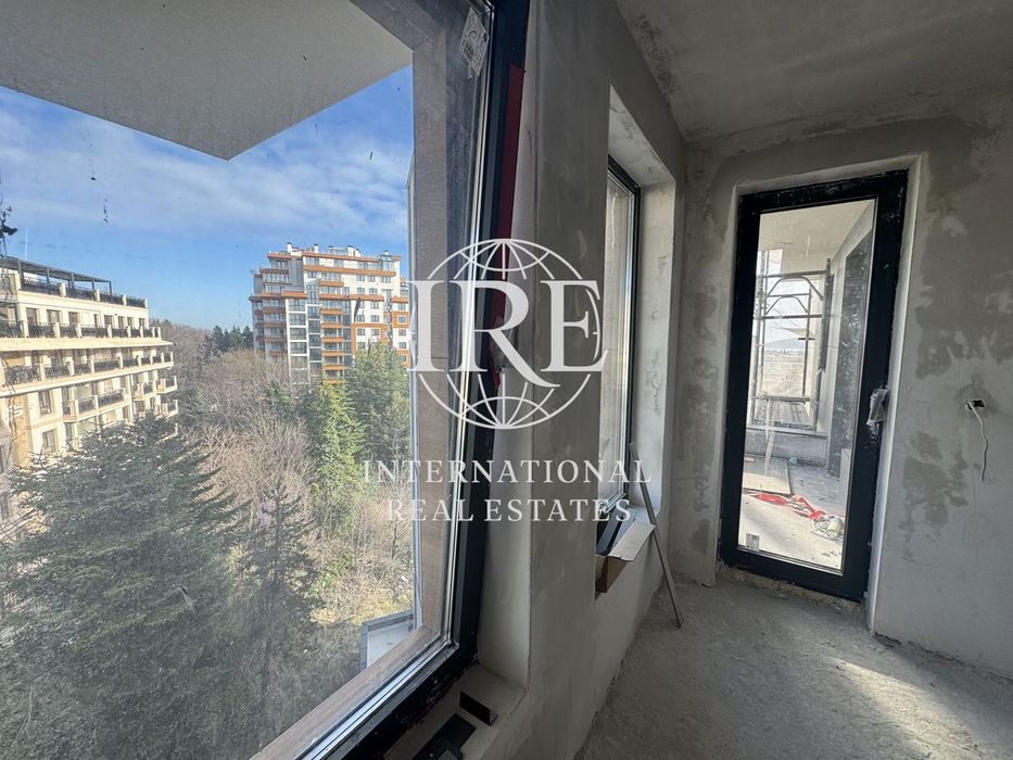 БРИЗ първа линия ТРИСТАЕН  до морска градина с морска панорама възмож