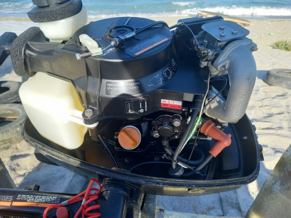 Barca ,,Lotus"cu motor