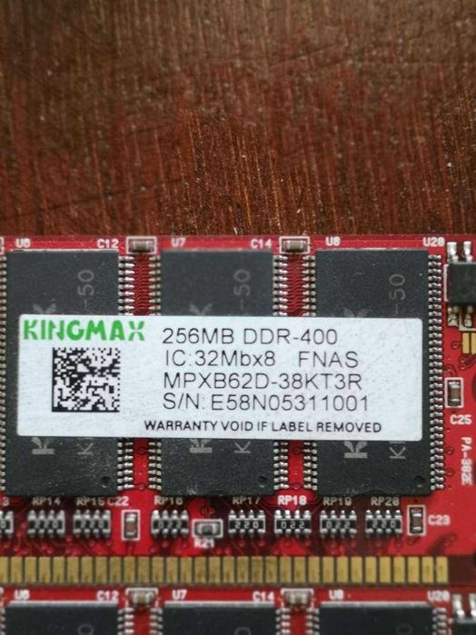 RAM  1 GB - 800Mhz DDR2, RAM Kingmax 256MB DDR1 400MHz PC3200