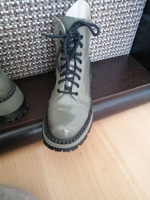 Продам кожаные ботинки