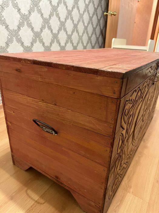 Сандық сатылады.