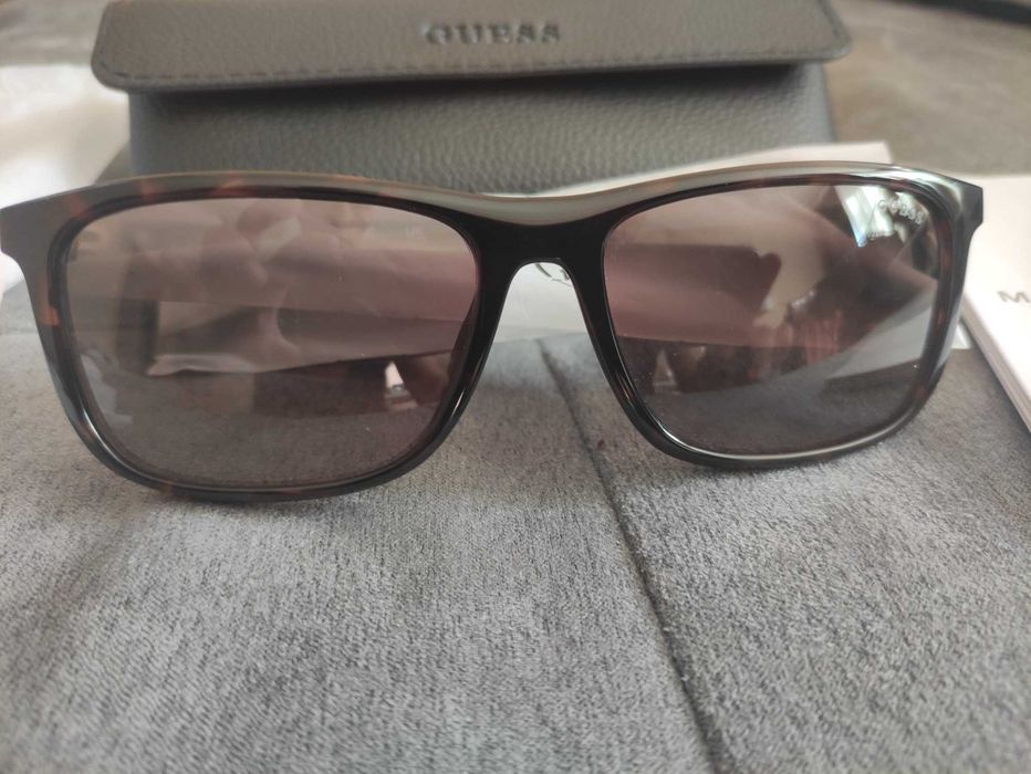 Слънчеви очила Guess Нови