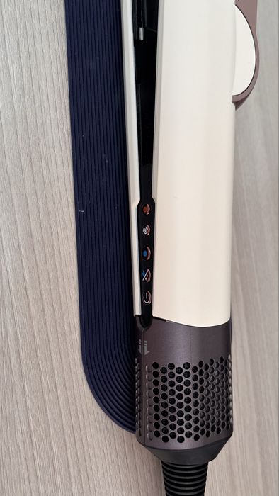 Продам Дайсон Эйрстрэйт