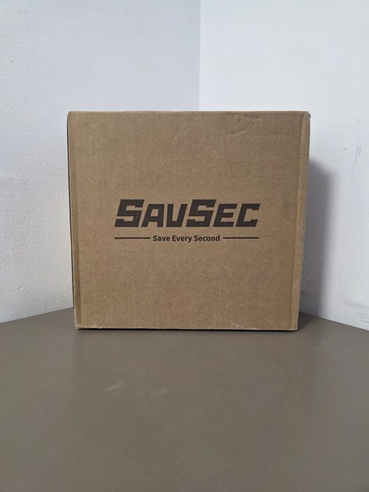 Nivel laser 703CG, raza verde de inalta vizibilitate, auto-nivelare, dimensiuni 25.5x13.2x23.7cm, set complet cu accesorii, produs nou