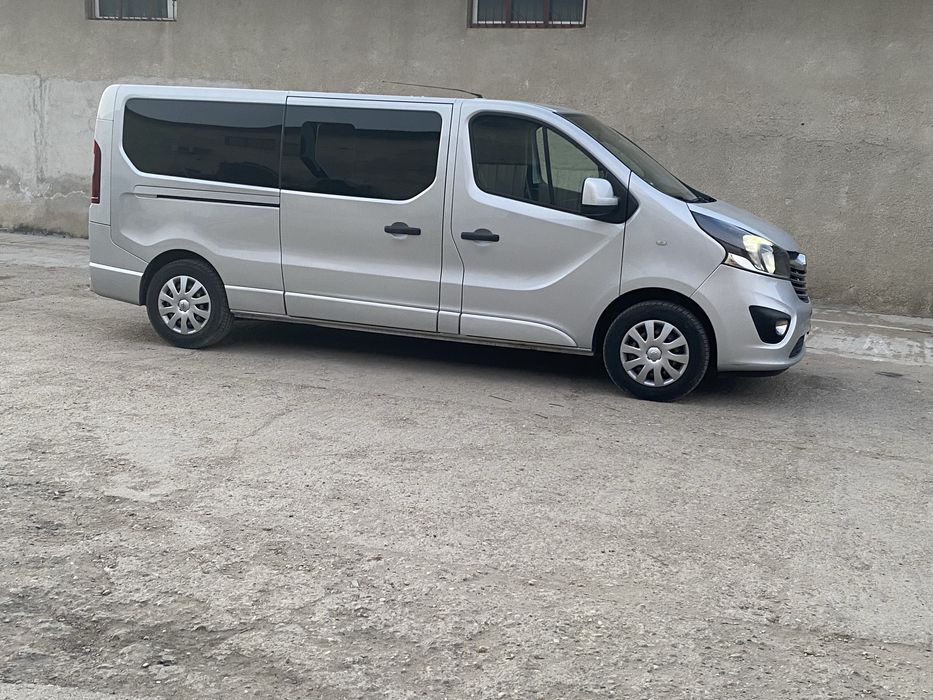 Inchiriere Auto microbuz 8+1 locuri ,Minivan rent ,Rent a Car
