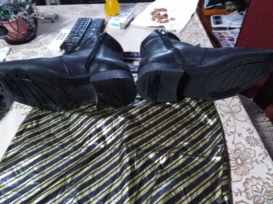 Много здрави мъжки боти от естествена кожа №41